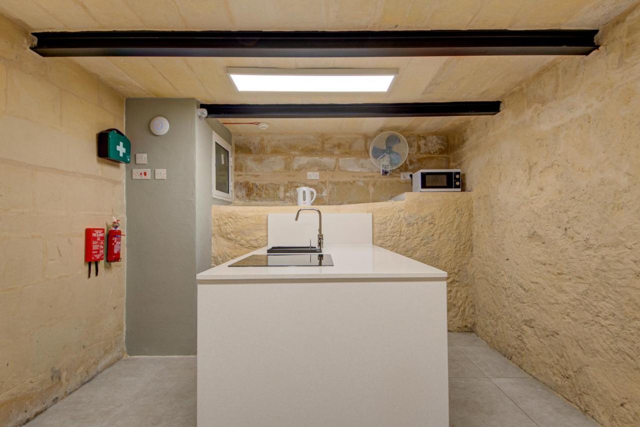 Private Rooms With Bathroom In バレッタ エクステリア 写真