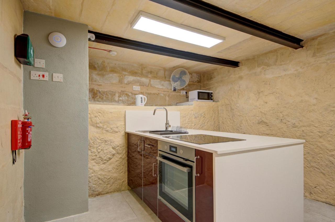 Private Rooms With Bathroom In バレッタ エクステリア 写真