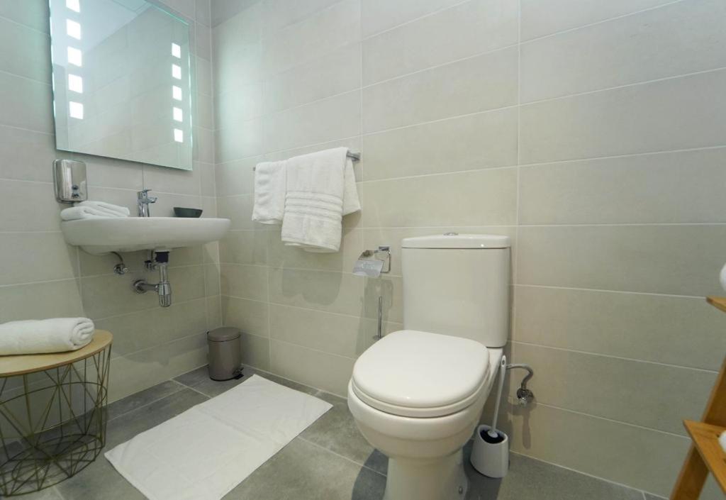 Private Rooms With Bathroom In バレッタ エクステリア 写真