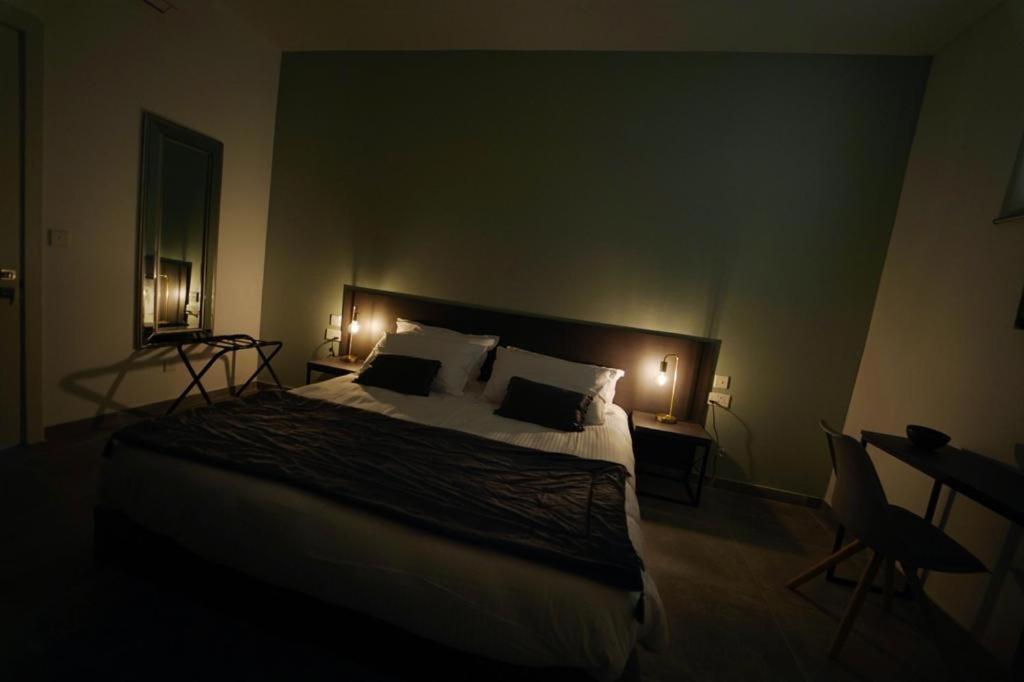 Private Rooms With Bathroom In バレッタ エクステリア 写真
